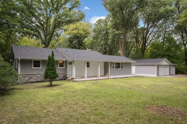 342 Kenmar CIR, Minnetonka, MN 55305