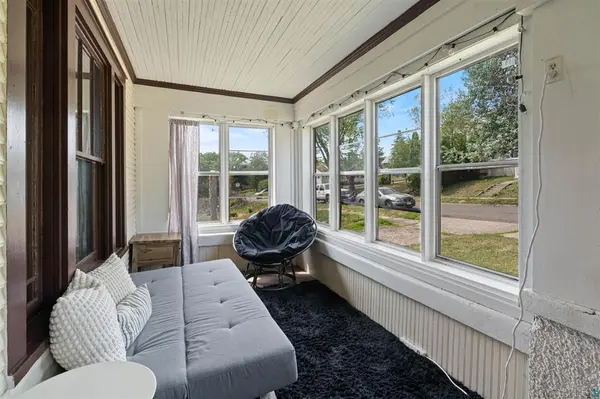 1110 E 10th ST, Duluth, MN 55805