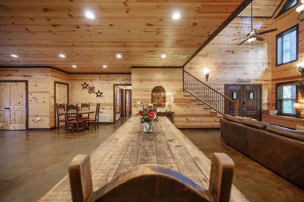 37 Orange Grove RD, Broken Bow, OK 74728