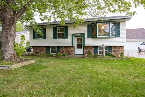 1049 GILLINGHAM RD,  Neenah,  WI 54956