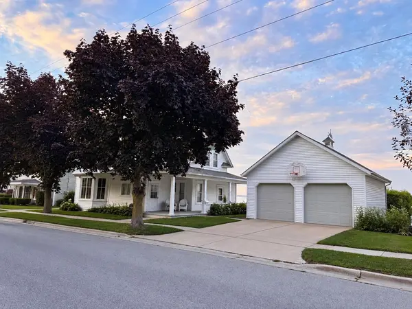 218 N JOLIET AVE, Sturgeon Bay, WI 54235