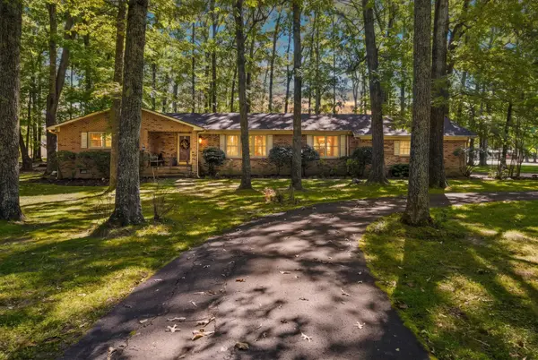213 Regwood Dr, Tullahoma, TN 37388