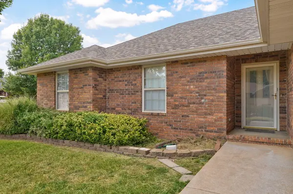 981 W Jake Flood CIR, Nixa, MO 65714