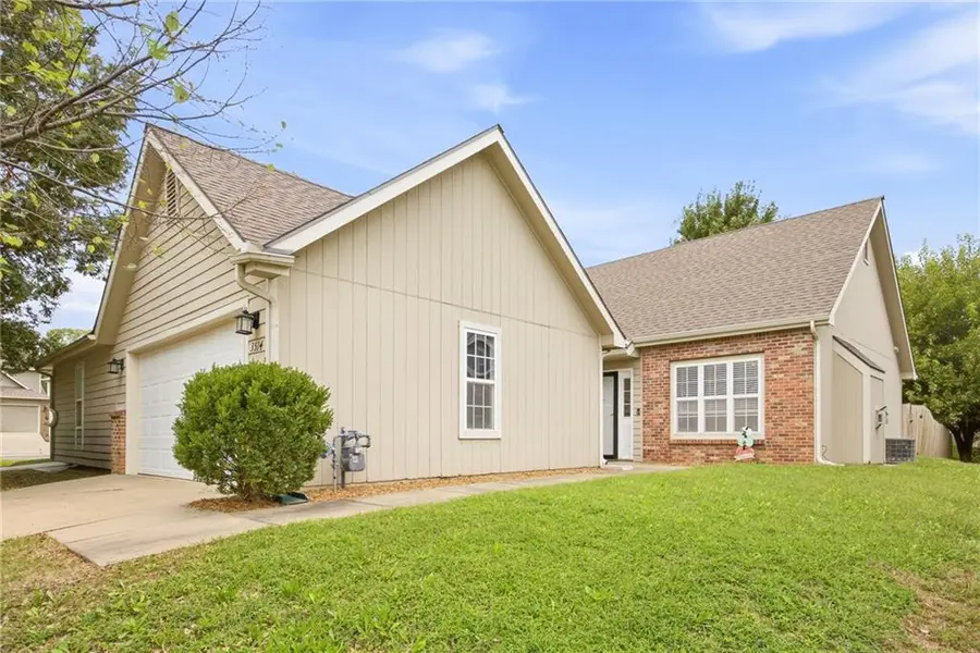 3514 Fieldstone CT, Lawrence, KS 66049