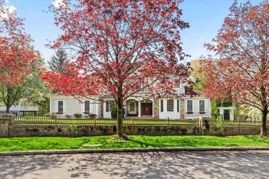 68 Stonewall CIR, West Harrison, NY 10604