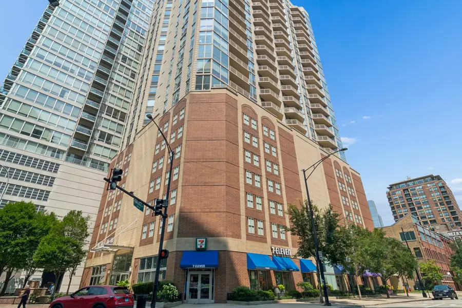 645 N KINGSBURY ST #2205, Chicago, IL 60610