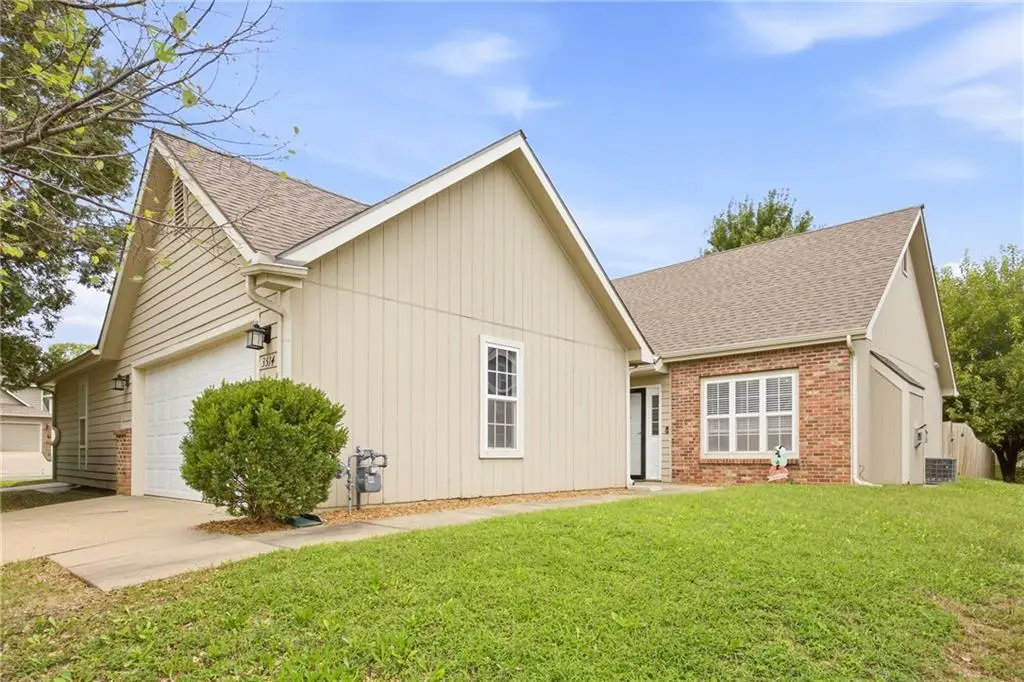 3514 Fieldstone CT, Lawrence, KS 66049