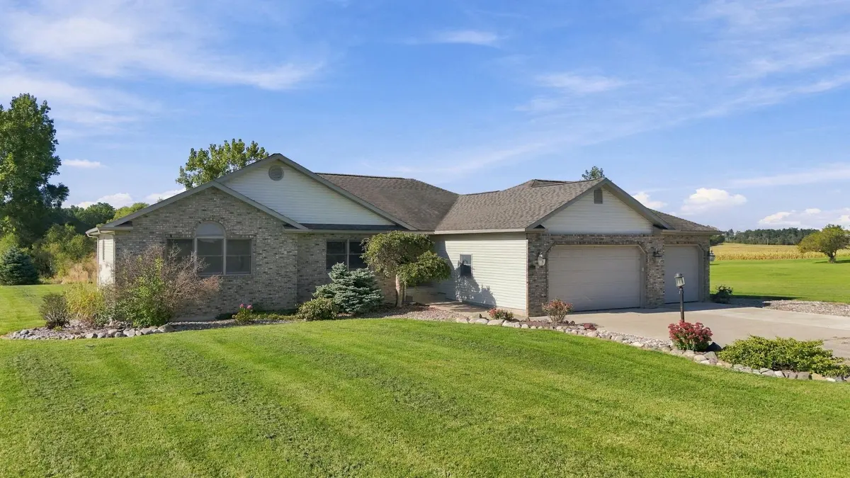 2551 E Metz RD, Angola, IN 46703