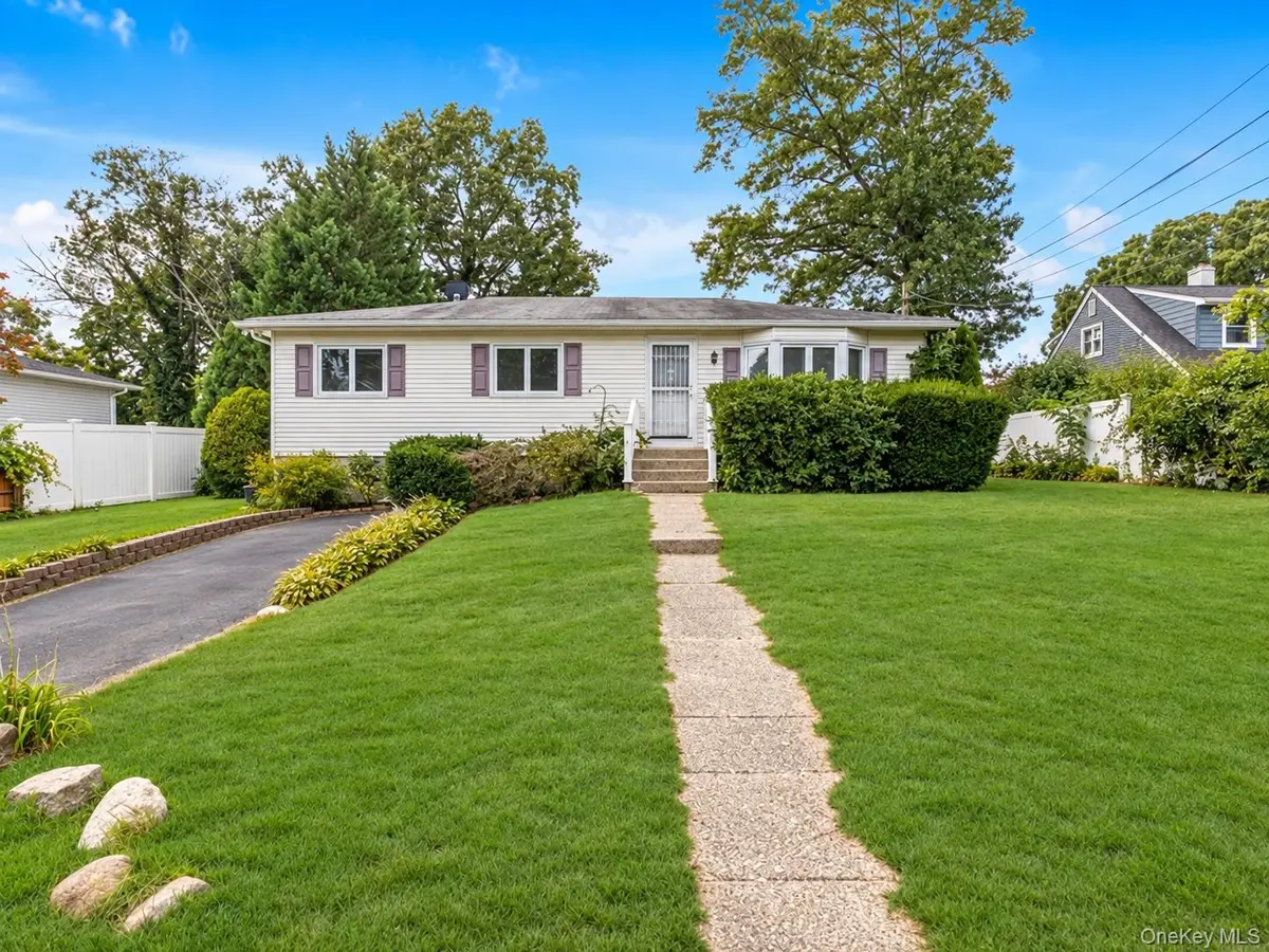 270 Browns RD, Nesconset, NY 11767