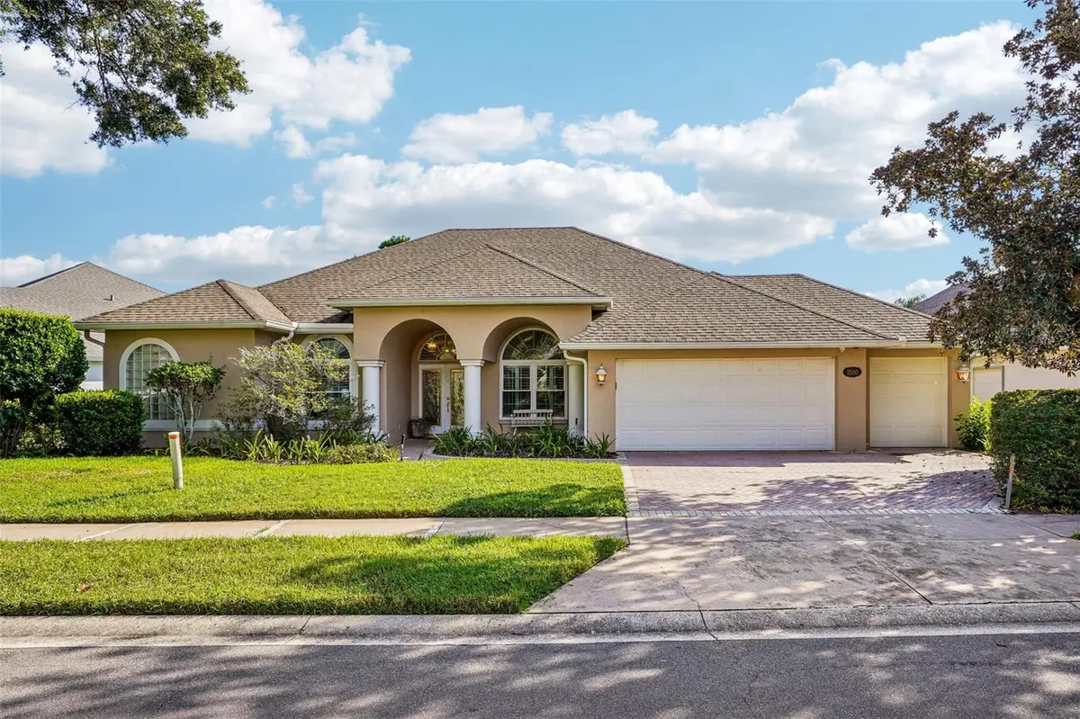 1500 EDGEWATER DR, Mount Dora, FL 32757