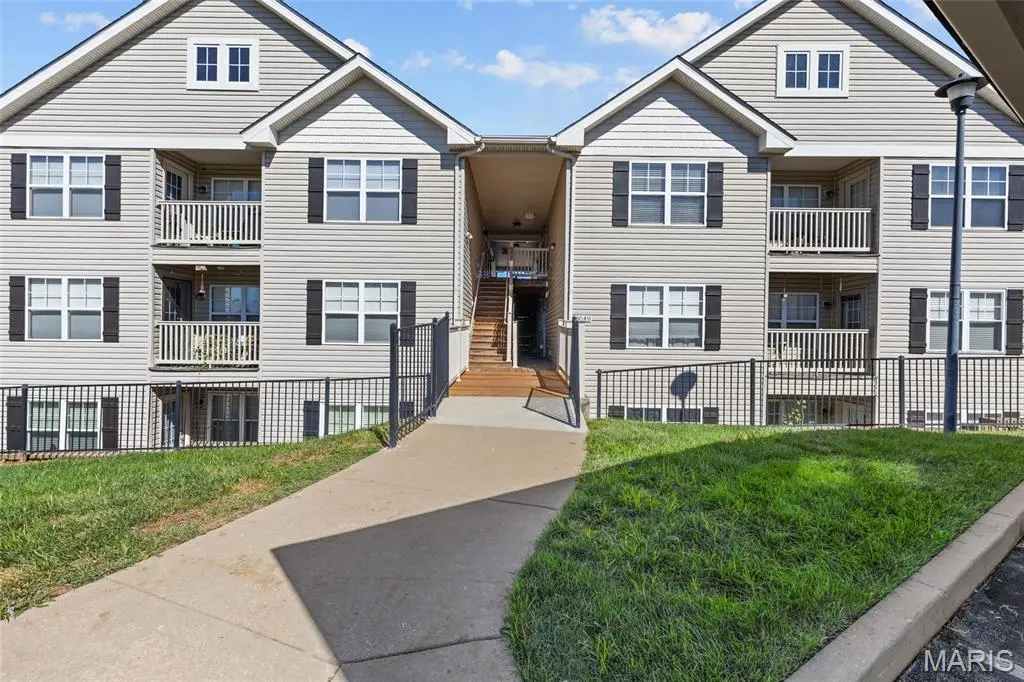 422 Bramblett HLS, O'fallon, MO 63366