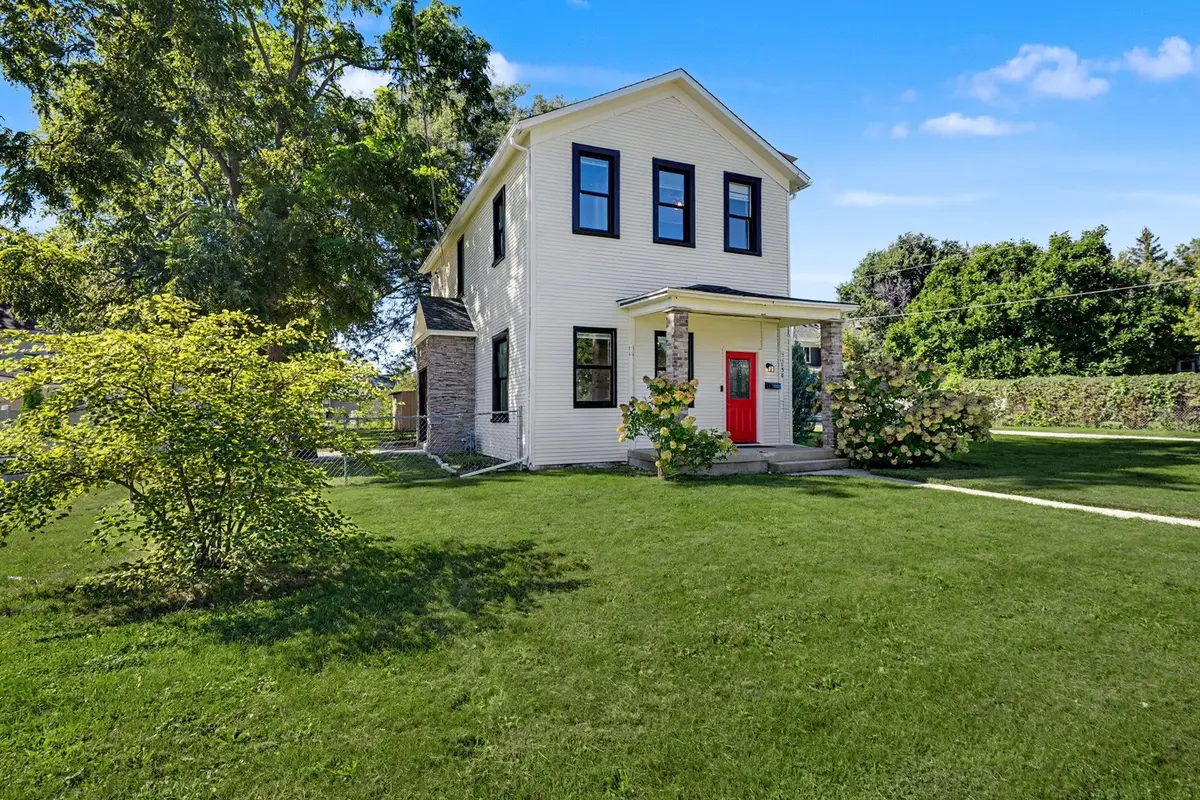 158 S Sycamore ST, El Paso, IL 61738