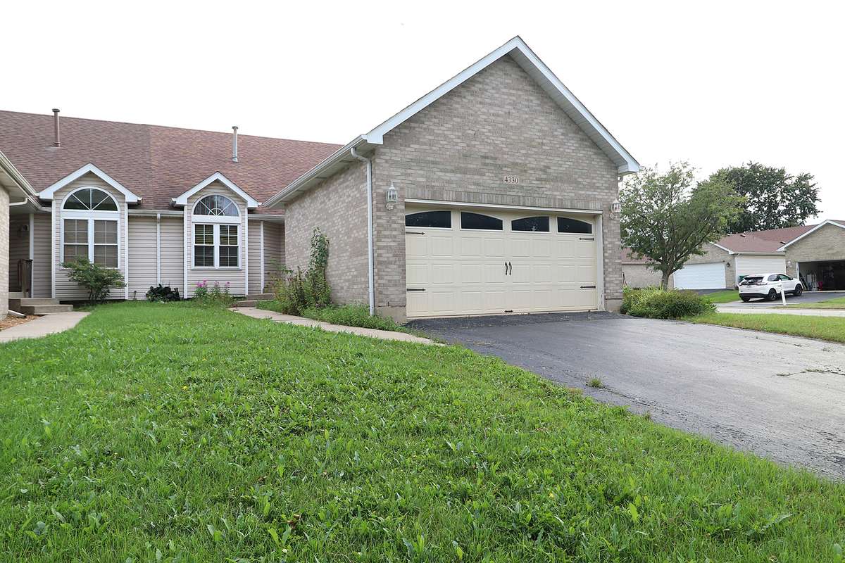 4330 River Glen DR, Joliet, IL 60431