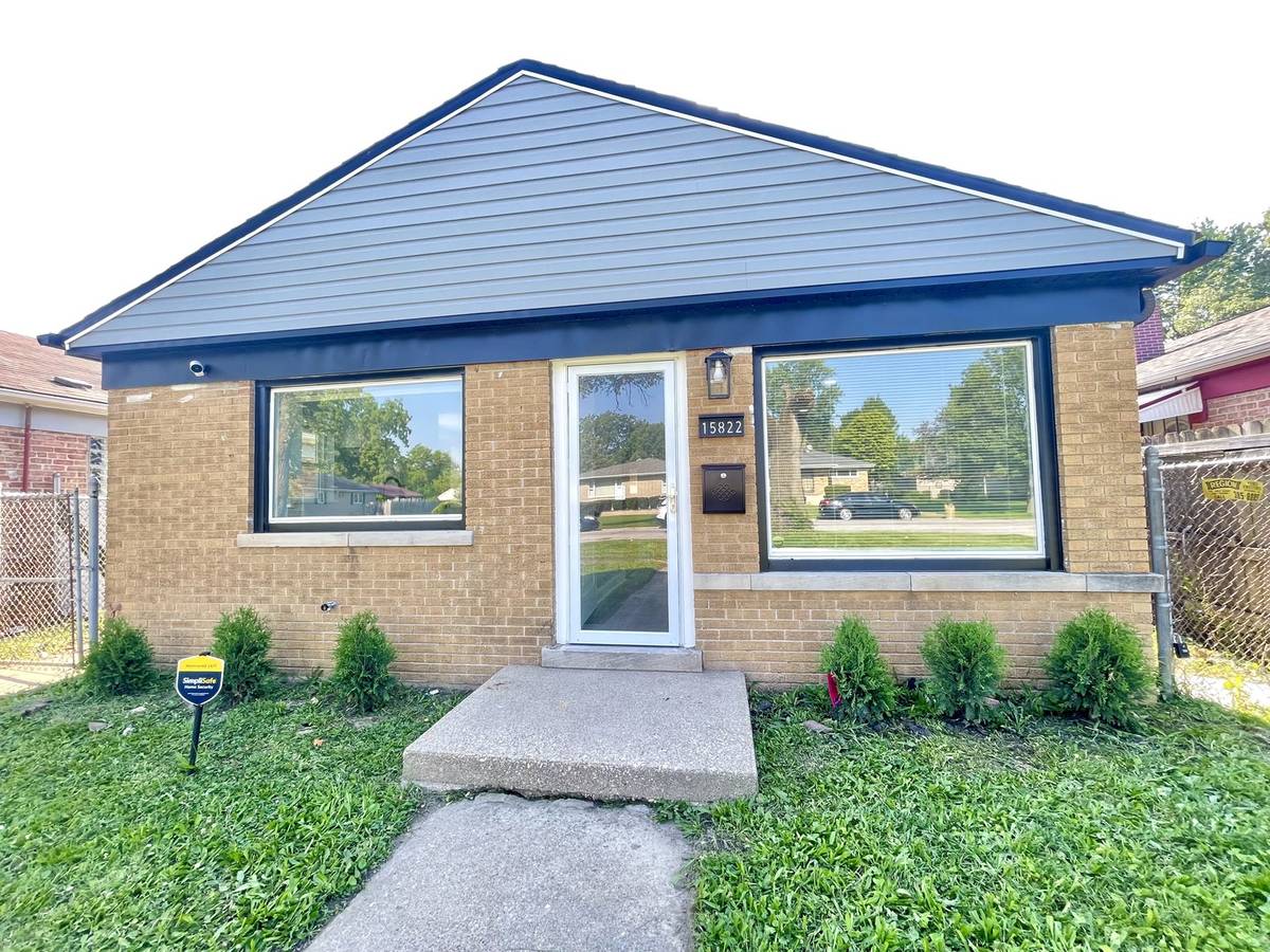 15822 S Ashland AVE, Harvey, IL 60426