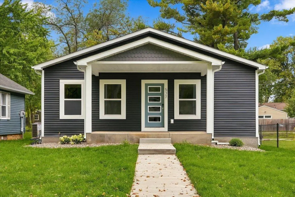 537 N Pearl ST, River Falls, WI 54022
