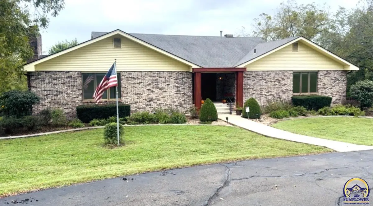 6257 West Lake RD, Ozawkie, KS 66070