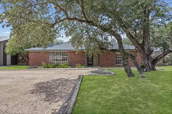 1030 Canyon Bend DR, Dripping Springs, TX 78620