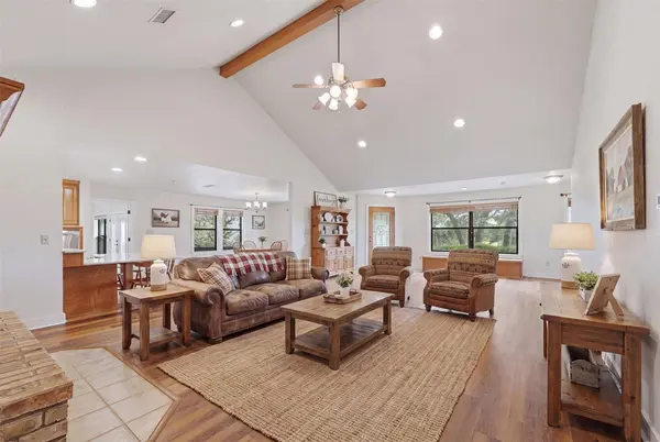 6589 State Highway 304, Harwood, TX 78632