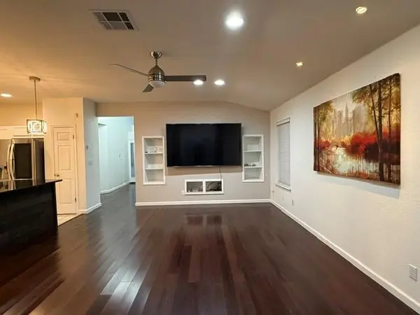 2106 Surrey DR, Round Rock, TX 78664