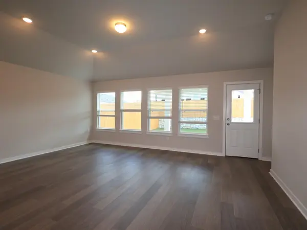 9317 Furman DR, Austin, TX 78747