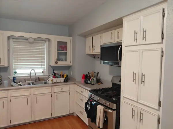 808 W Lee Ave, Kingsville, TX 78363