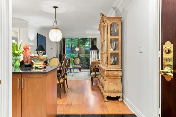 38 William Carson CRES #116, Toronto C12, ON M2P 2H2