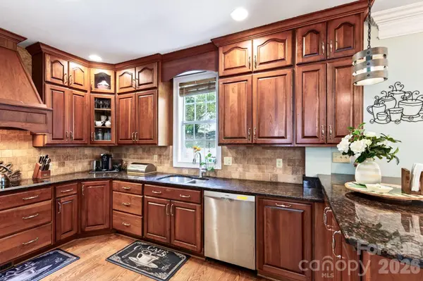 73 Rose Of Sharon WAY, Candler, NC 28715