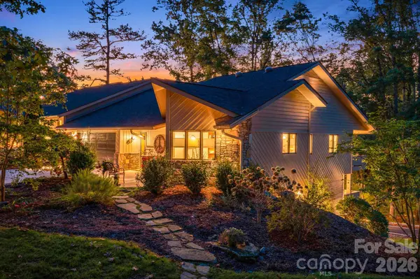 1702 Timber TRL, Asheville, NC 28804