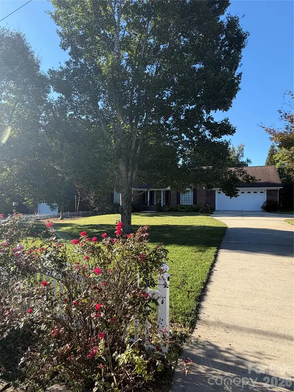 1697 Old Mill RD, Lincolnton, NC 28092