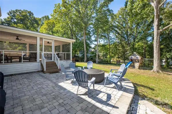 2620 Willowdale LN, Matthews, NC 28105