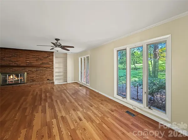 186 Catherine DR, Columbus, NC 28722