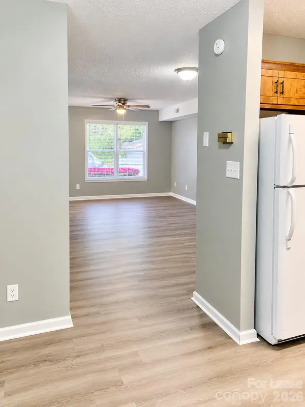 1107 3rd AVE SW, Hickory, NC 28602