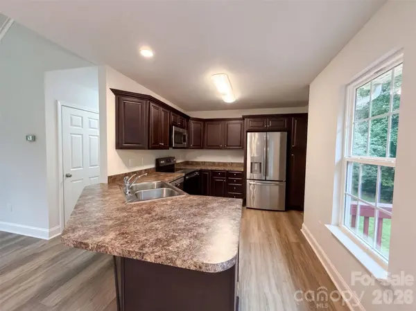 117 Sundance CIR, Statesville, NC 28625