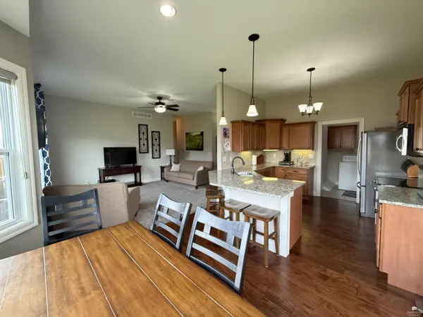 9946 Rosemary LN, Manhattan, KS 66502