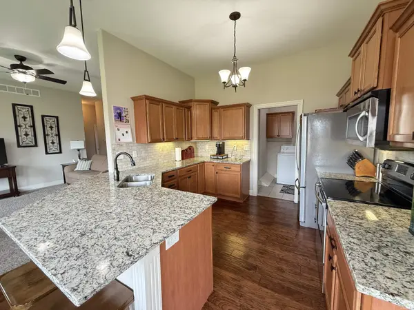 9946 Rosemary LN, Manhattan, KS 66502