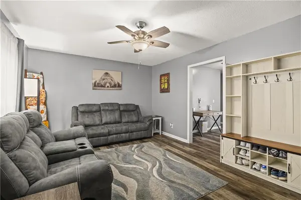 2502 Evergreen LN, St Joseph, MO 64503