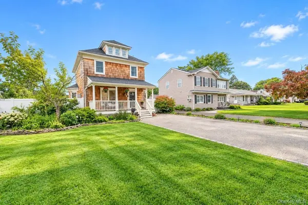 52 Lee AVE, Patchogue, NY 11772