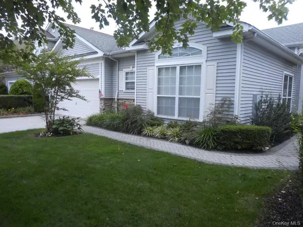 173 Hamlet DR, Mount Sinai, NY 11766