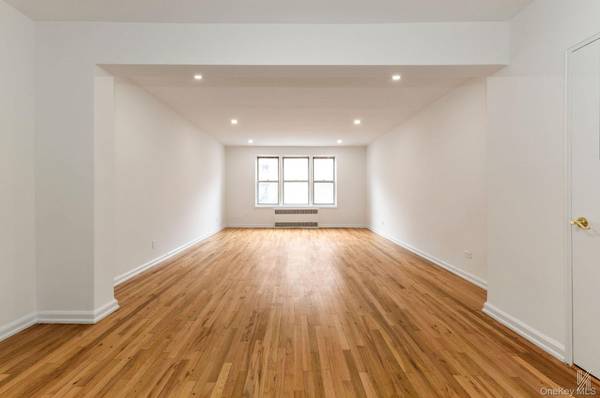 79-10 34th AVE #4U, Jackson Heights, NY 11372