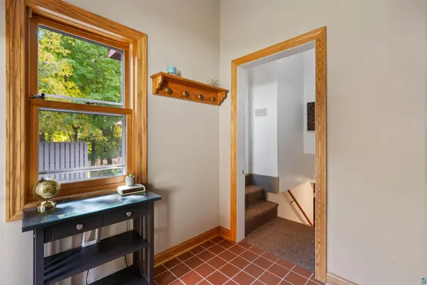 1404 N Stanford Ave, Duluth, MN 55811