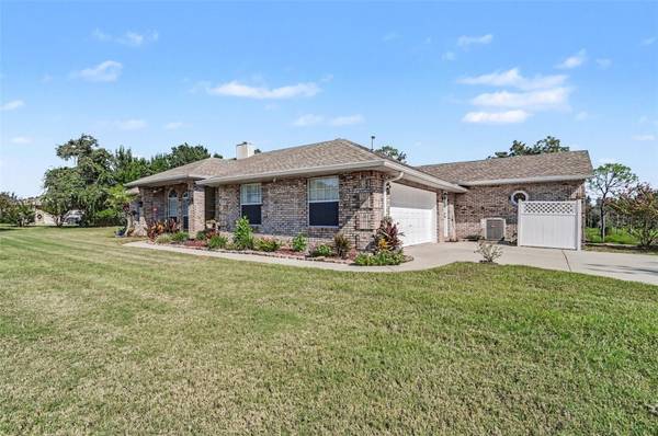 2090 LAKEBREEZE WAY, Deltona, FL 32738