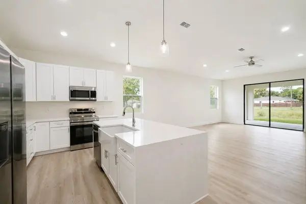 460 GRENADIER AVE NW, Palm Bay, FL 32907