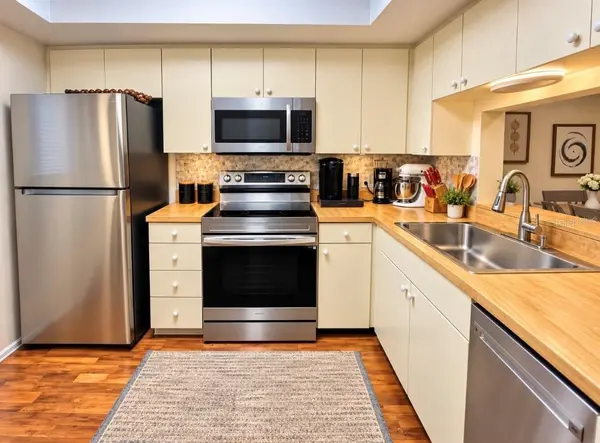 3032 EASTLAND BLVD #B202, Clearwater, FL 33761