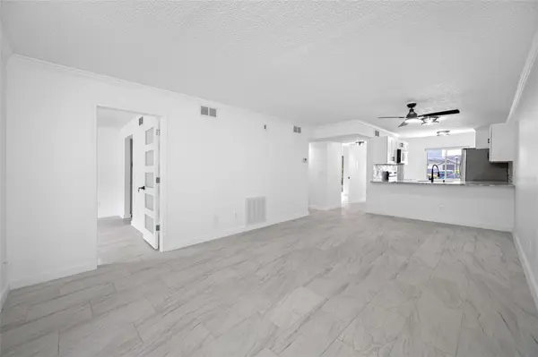 11201 122ND AVE #201, Largo, FL 33778