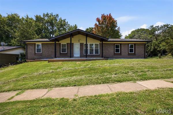 1320 Fenton Hills RD, Fenton, MO 63026