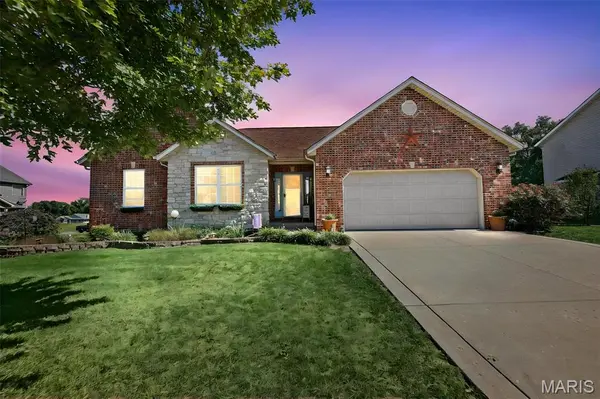 4540 Baywood LN, Smithton, IL 62285