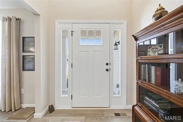 217 Stone View CT, Fenton, MO 63026