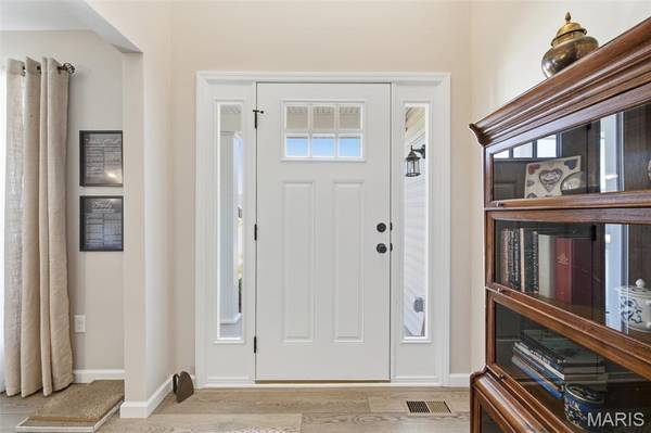 217 Stone View CT, Fenton, MO 63026