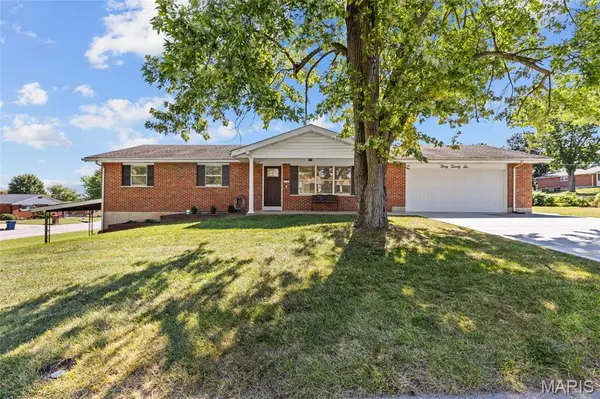 3026 Mamelles DR, St Charles, MO 63301