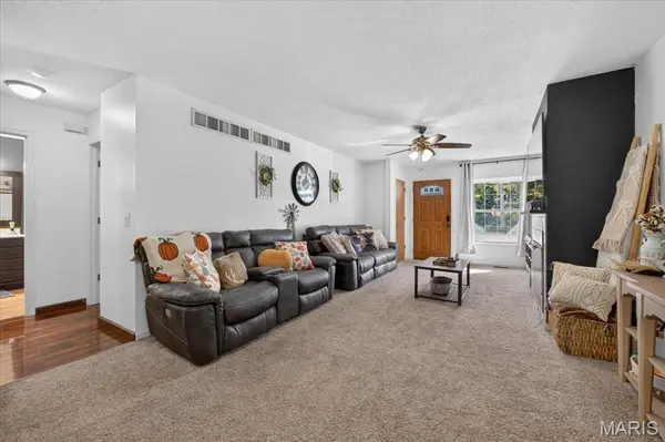 43 Lansing AVE, Maryland Heights, MO 63043